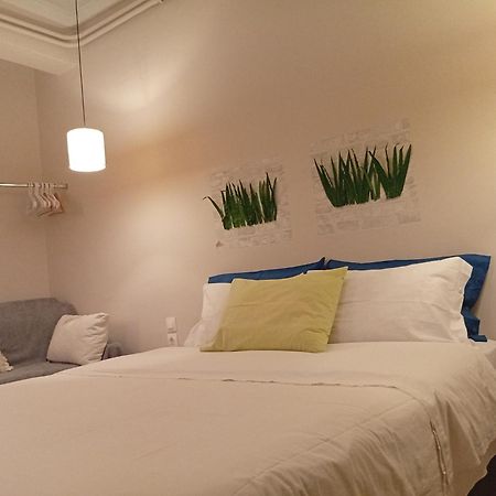 Filopappou Decent Apartment Atene Esterno foto