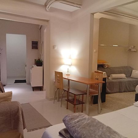 Filopappou Decent Apartment Atene Esterno foto