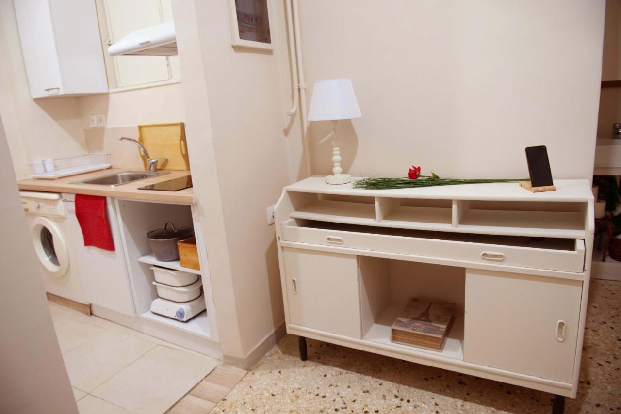Filopappou Decent Apartment Atene Esterno foto