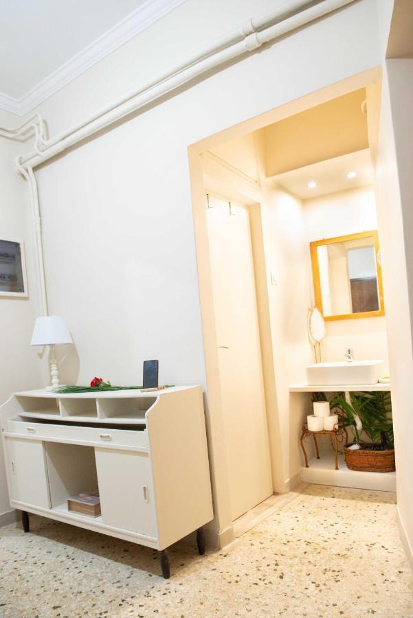 Filopappou Decent Apartment Atene Esterno foto