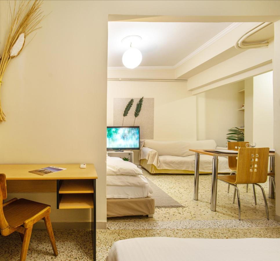 Filopappou Decent Apartment Atene Esterno foto