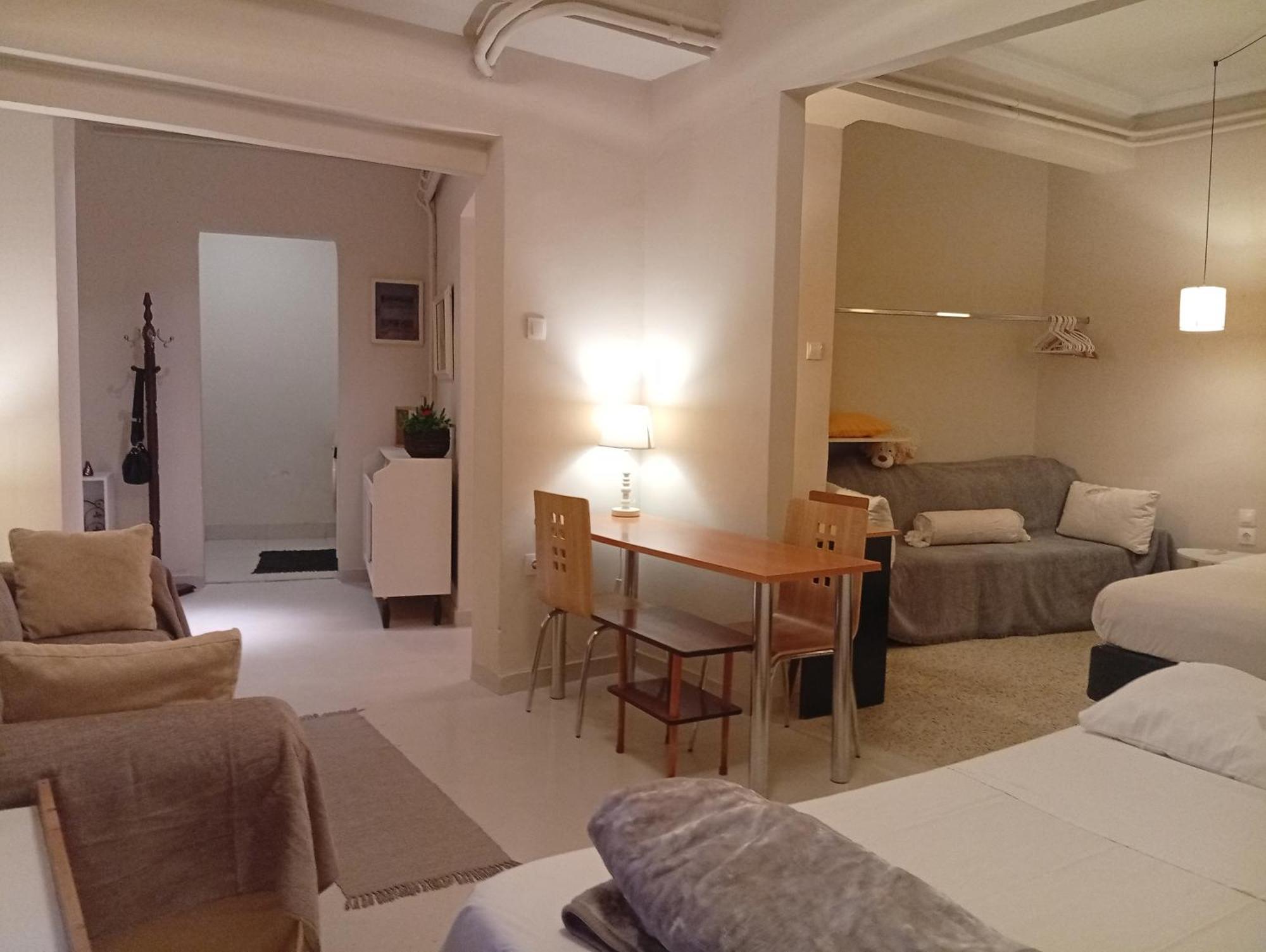 Filopappou Decent Apartment Atene Esterno foto