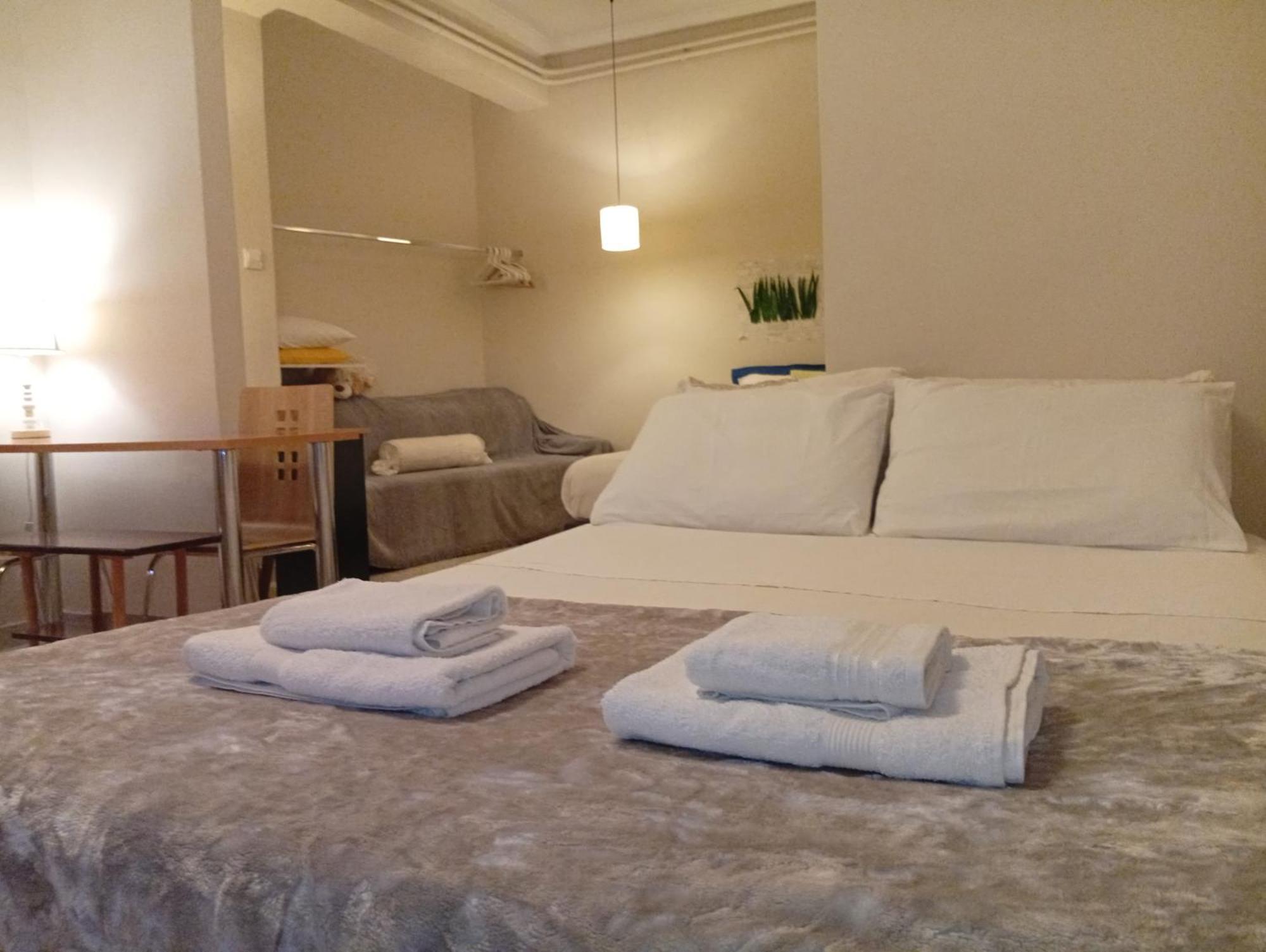Filopappou Decent Apartment Atene Esterno foto