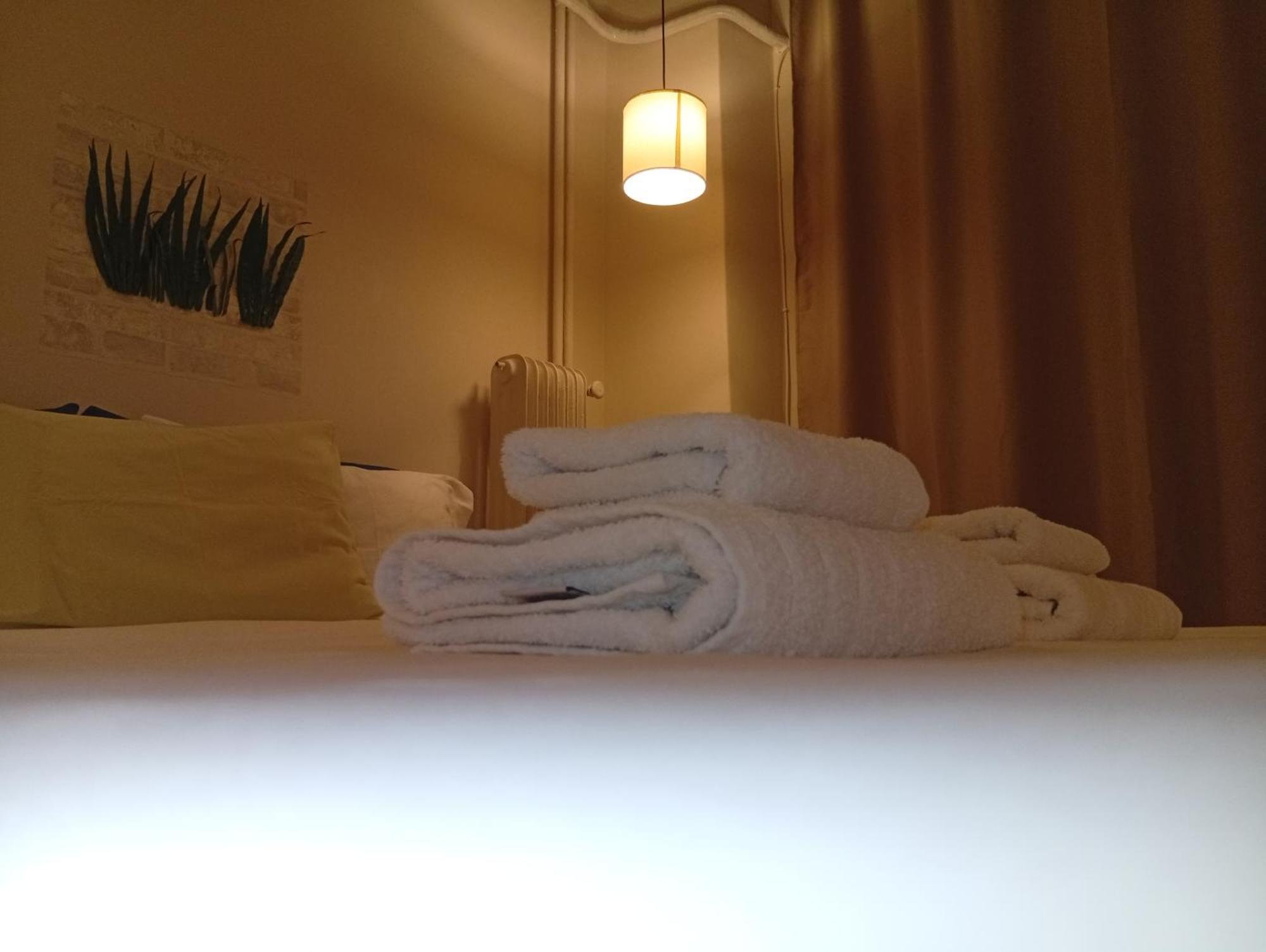 Filopappou Decent Apartment Atene Esterno foto