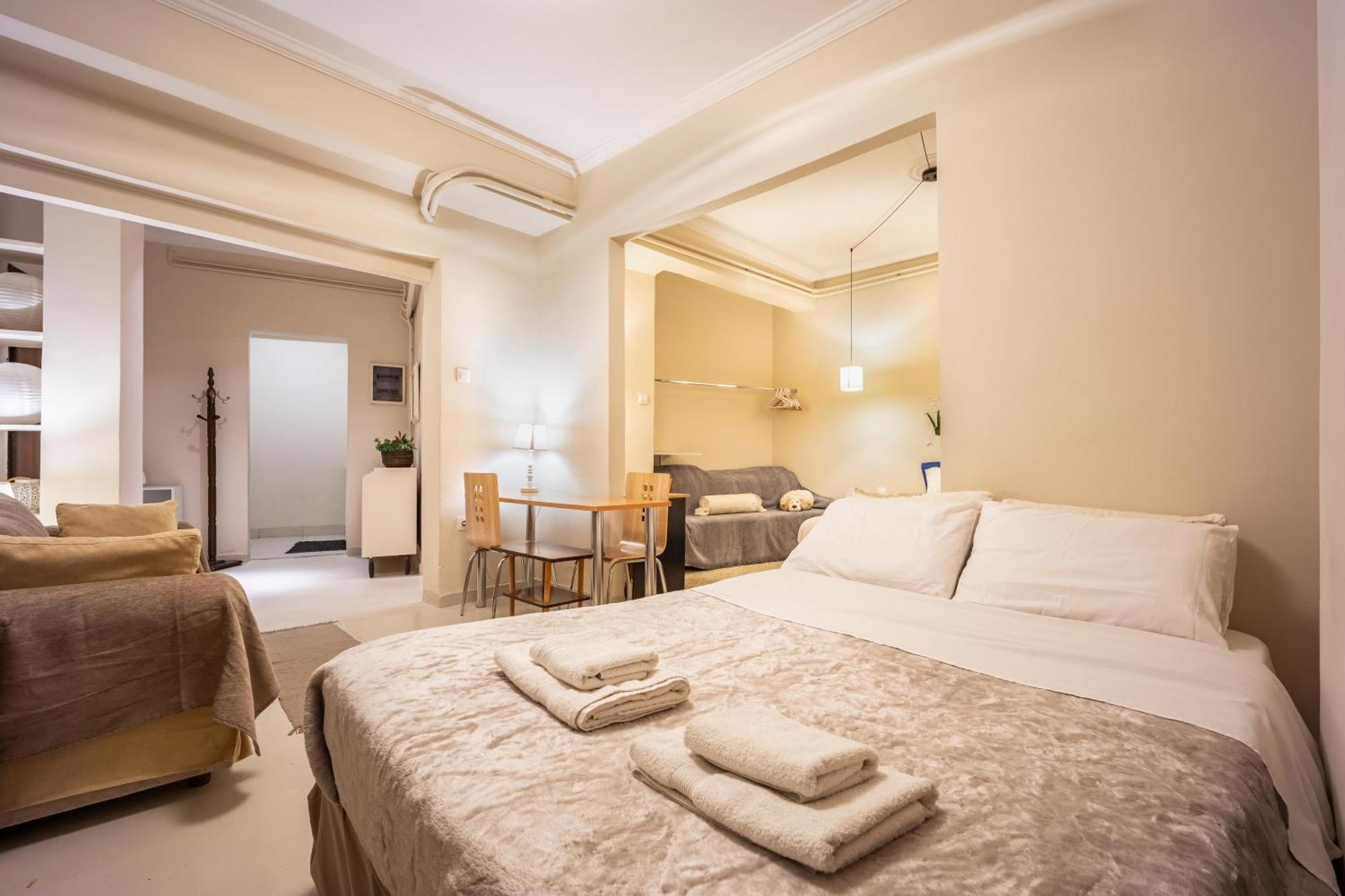 Filopappou Decent Apartment Atene Esterno foto