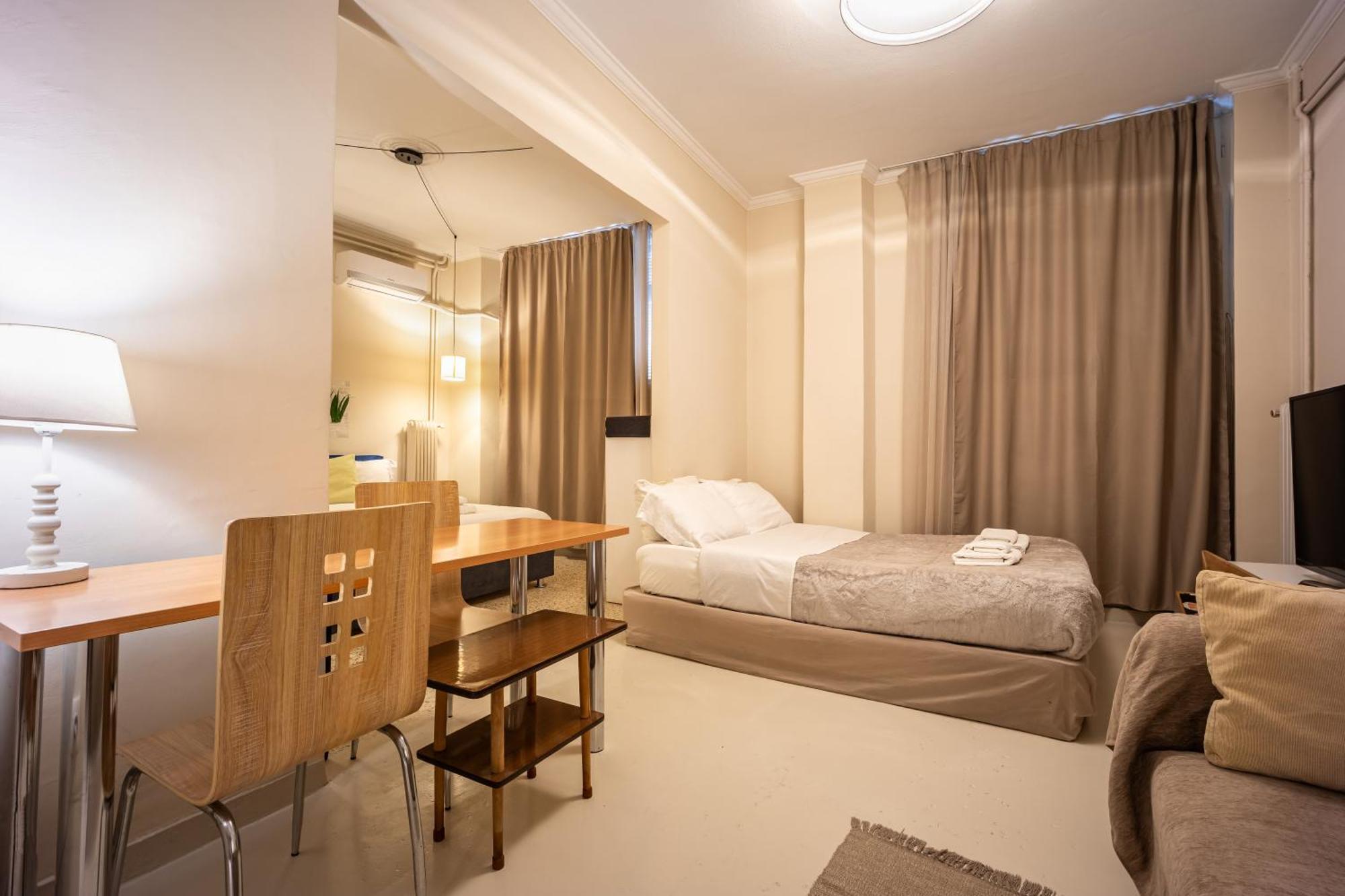 Filopappou Decent Apartment Atene Esterno foto