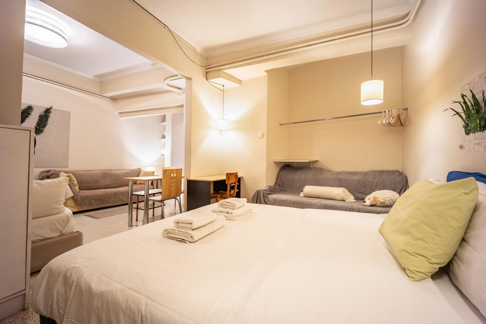 Filopappou Decent Apartment Atene Esterno foto